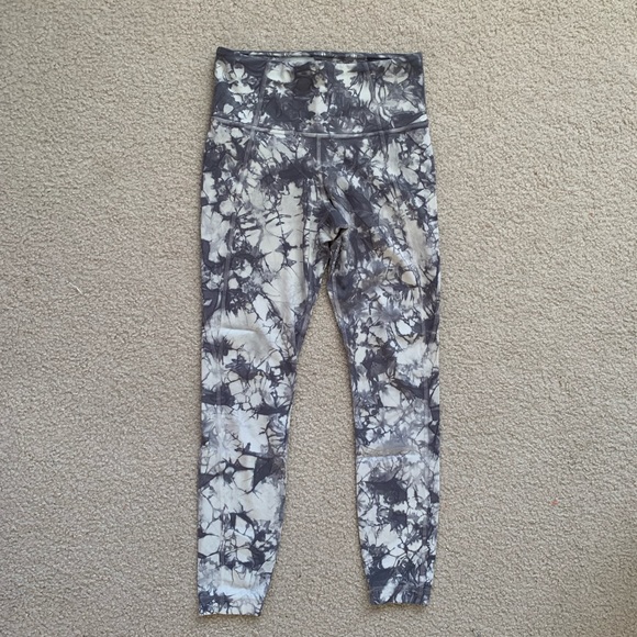 Athleta Salutation 7/8 Tie Dye Leggings - Picture 3 of 5
